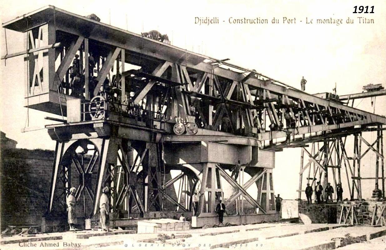 569- Djidjelli- Construction du port - Le Titan.jpg
